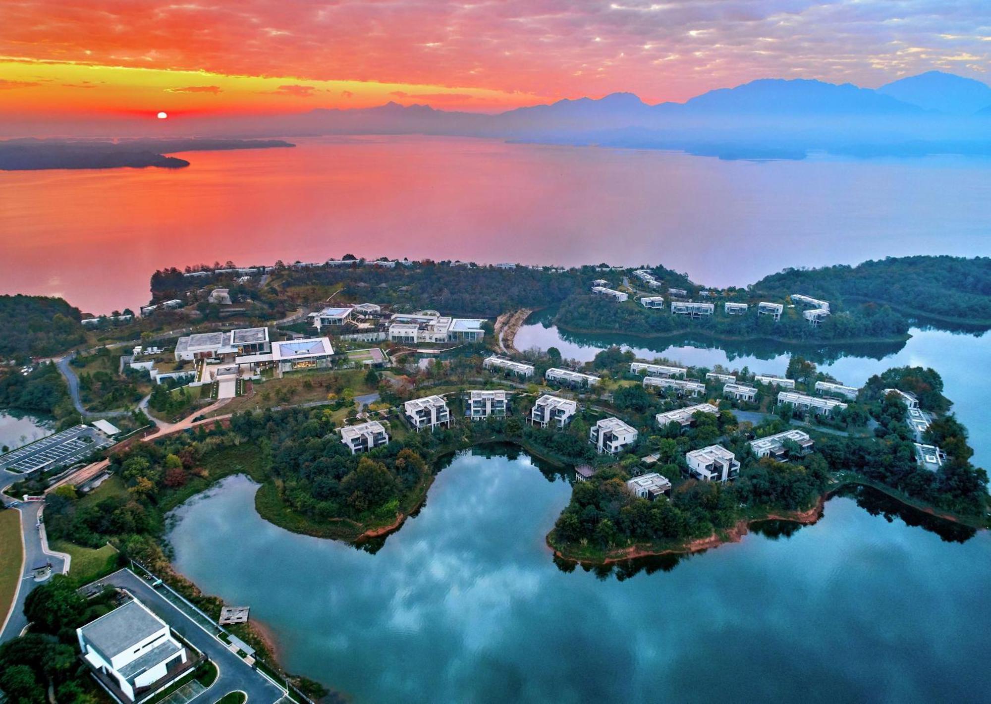 Lushan West Sea Resort, Curio Collection By Hilton Jiujiang  Exterior photo